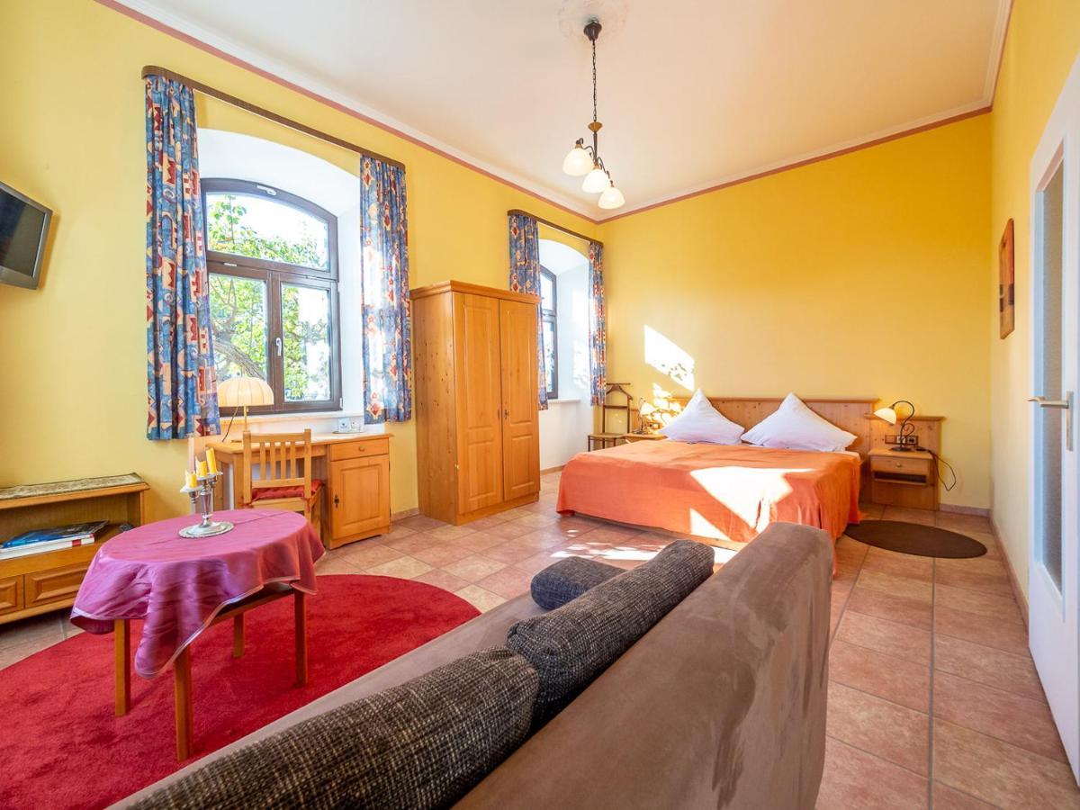 Kleinkunstbuehne Zur Post Beim John In Obing Hotel Екстериор снимка