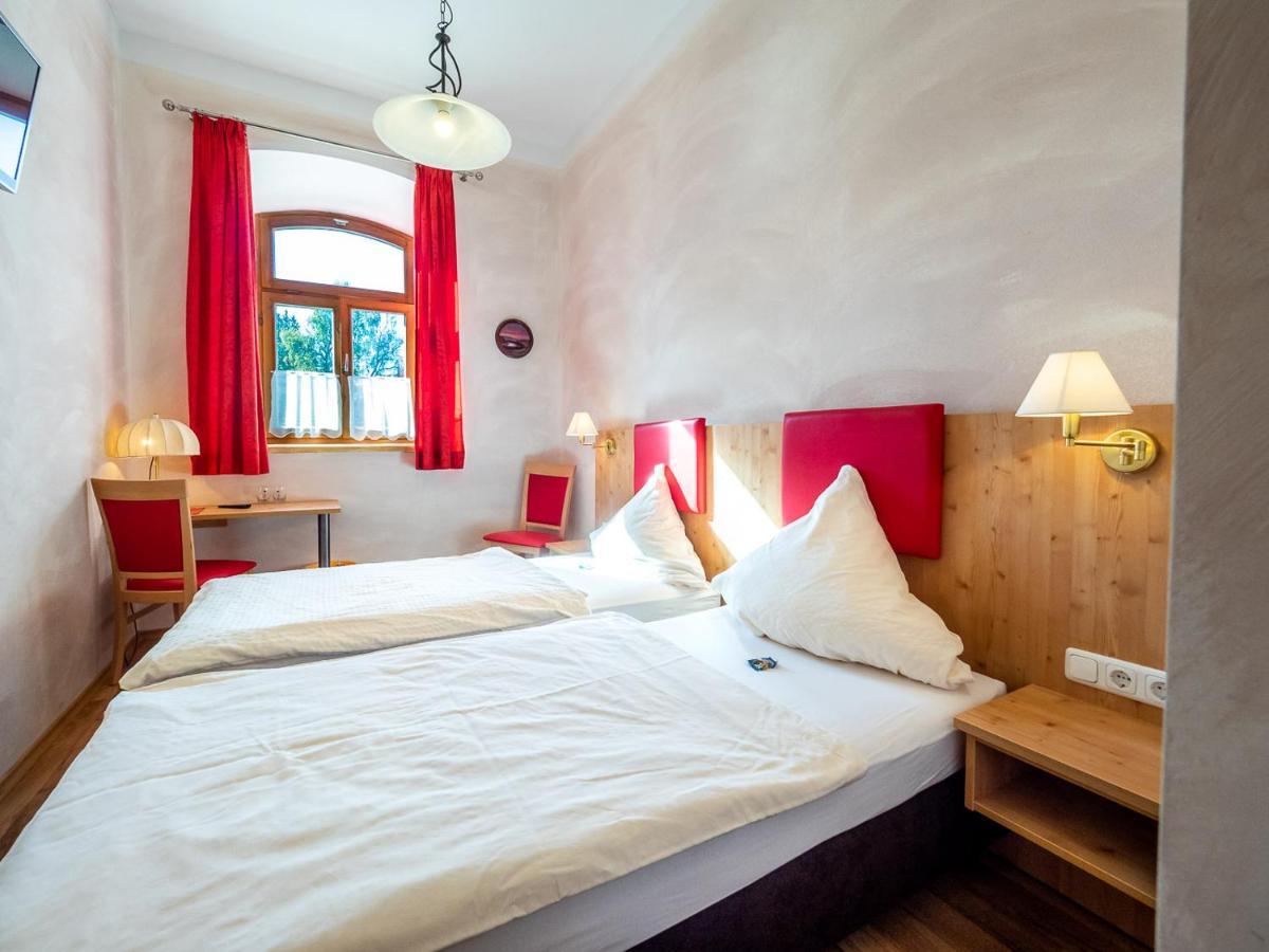 Kleinkunstbuehne Zur Post Beim John In Obing Hotel Екстериор снимка