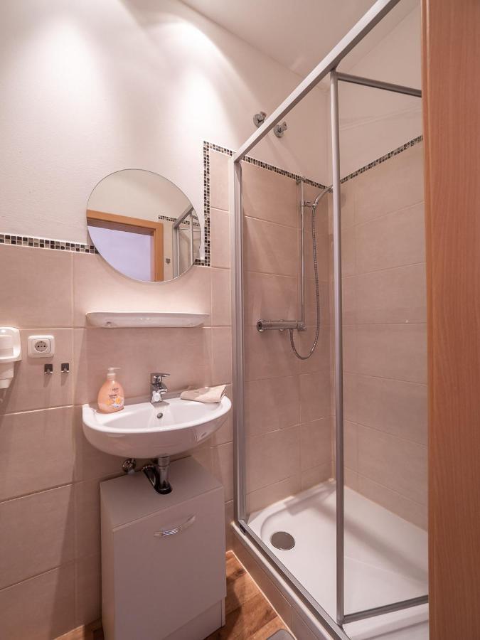 Kleinkunstbuehne Zur Post Beim John In Obing Hotel Екстериор снимка